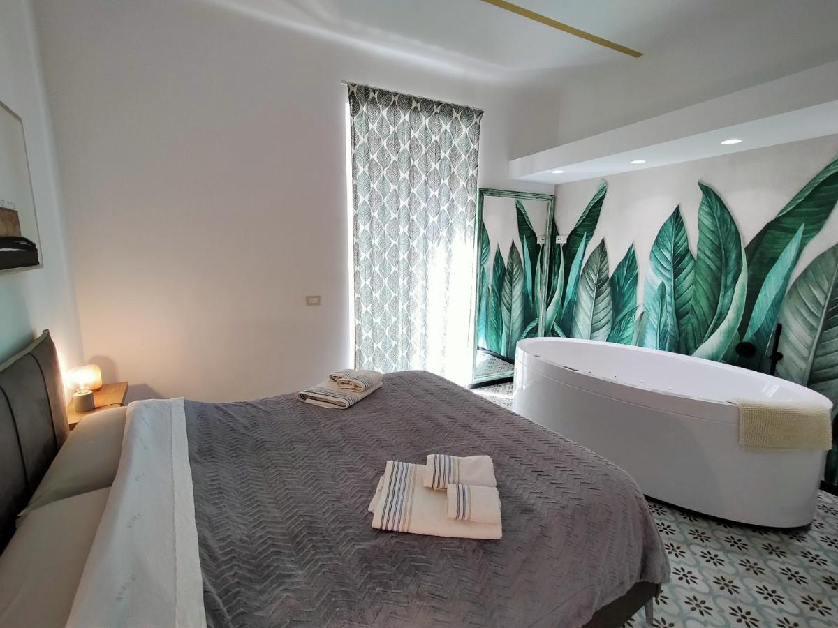 Sonnino Suite Jacuzzi Apartment บารี ภายนอก รูปภาพ